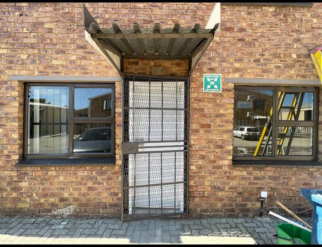 276M² FACTORY TO LET IN ANDERBOLT